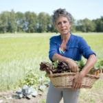 Rineke met groenten van het land.9b1f03b0